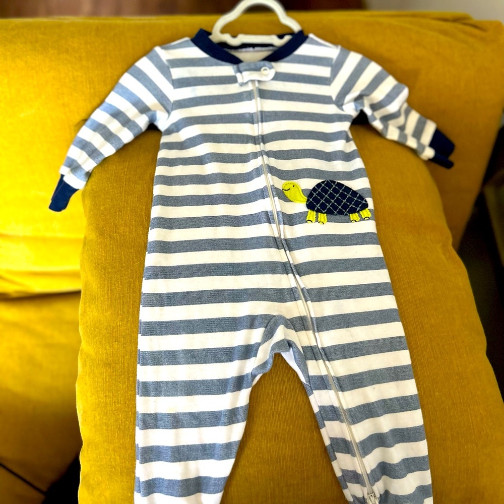 Carters Baby Footie Zip up pajamas. Size 6Month